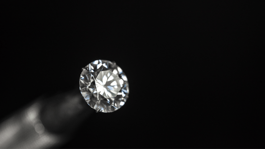 How To Tell The Difference Between Crystal And Diamond