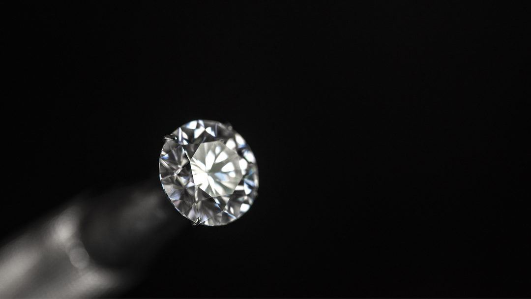 How To Tell The Difference Between Crystal And Diamond