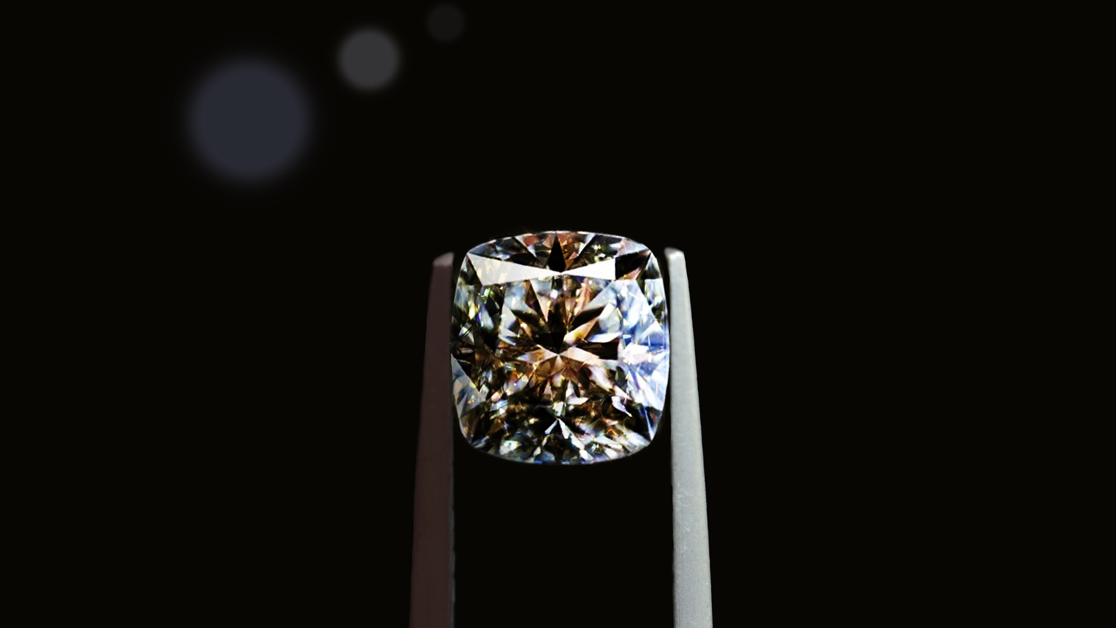 What Does TDW Diamond Mean?