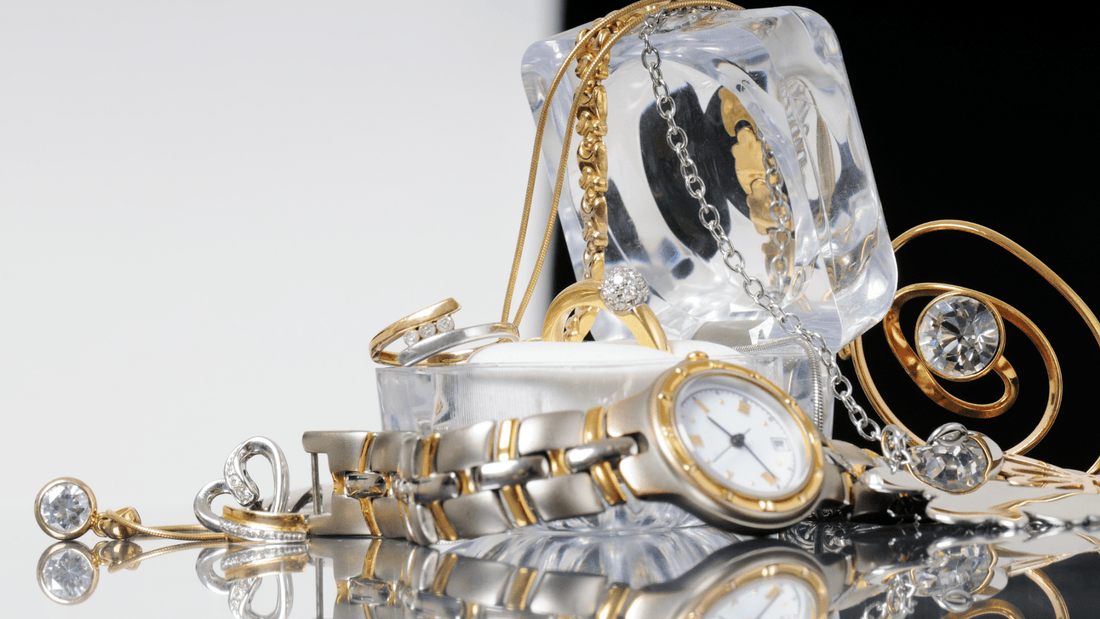 Can You Mix Silver And Gold Jewelry?