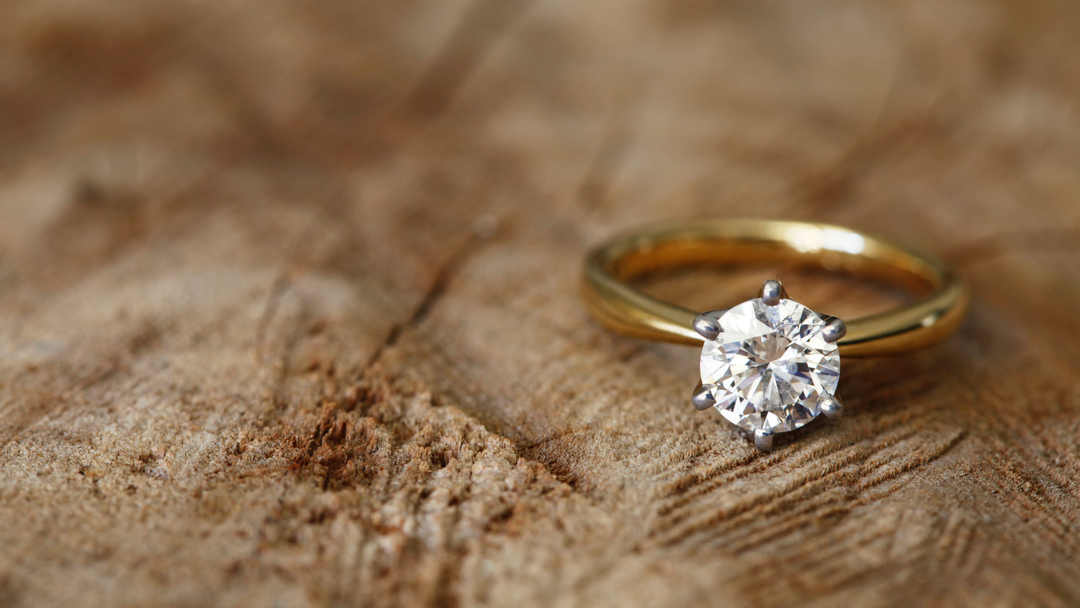 Are Yellow Gold Engagement Rings Tacky?