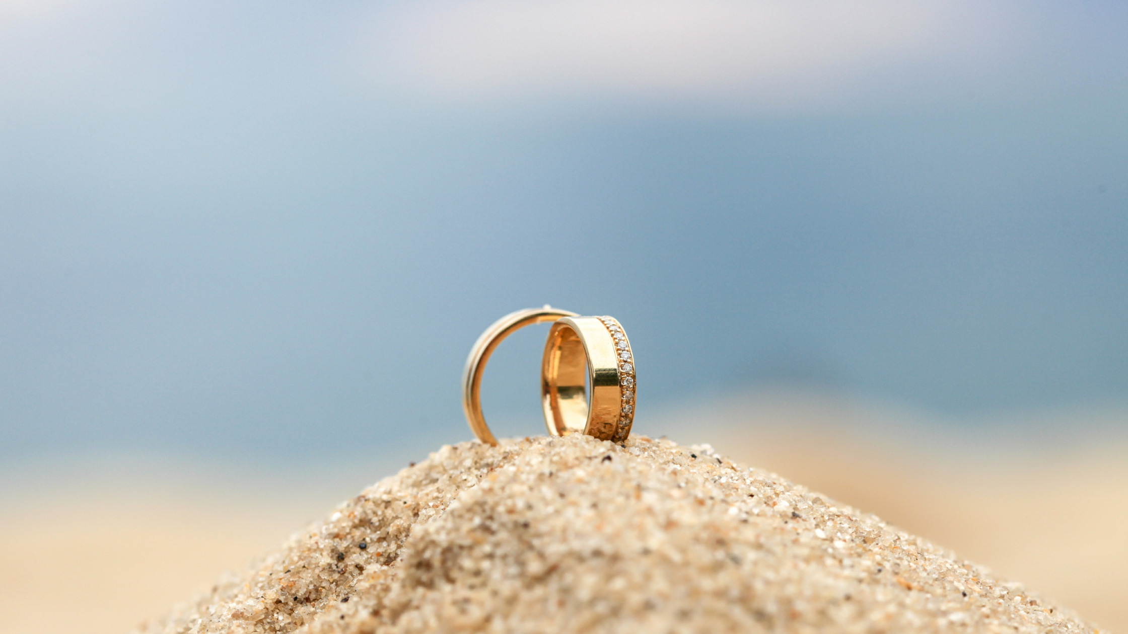 White gold ring changing color discount