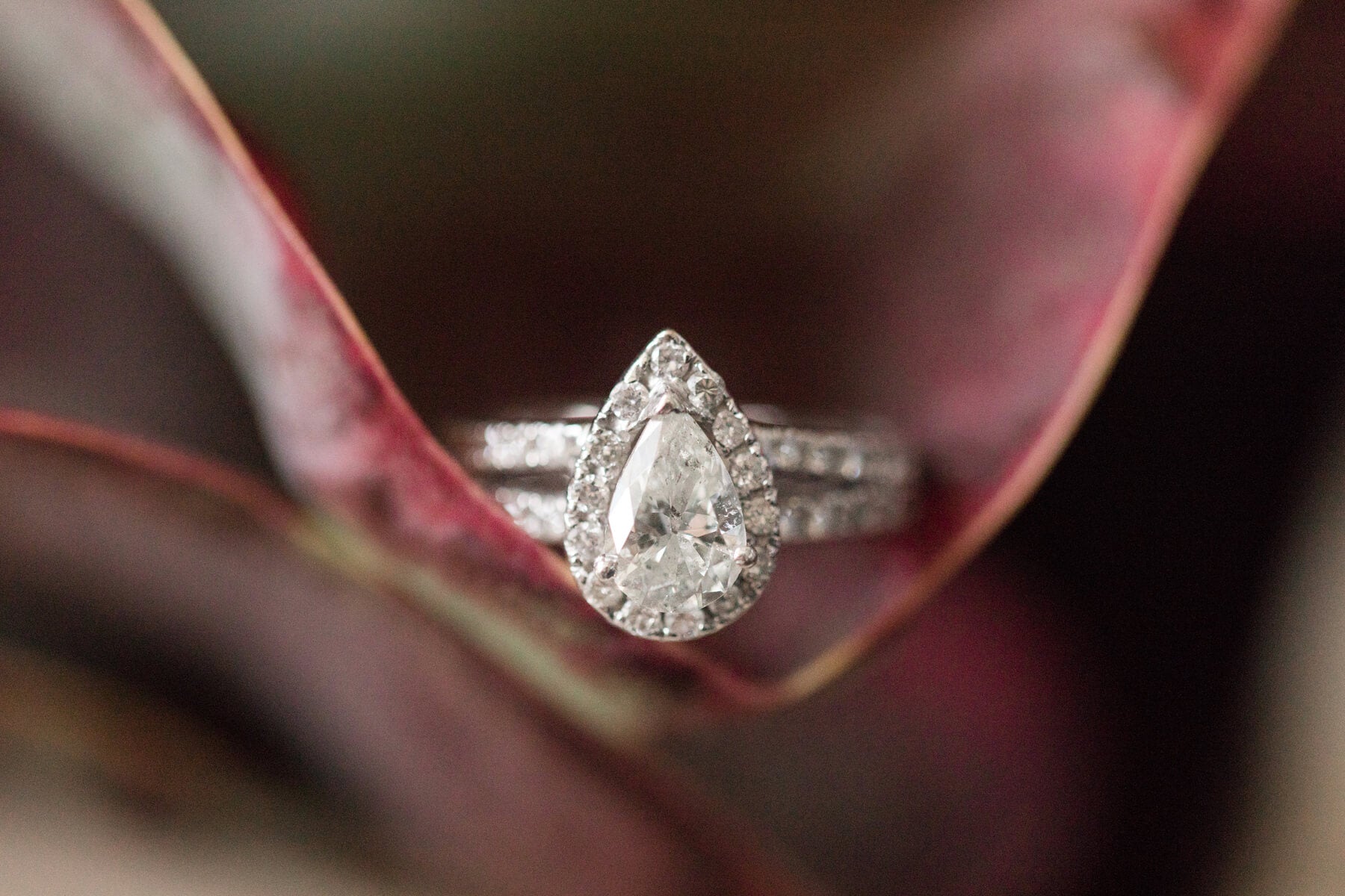 What does a Pear Engagement ring means?
