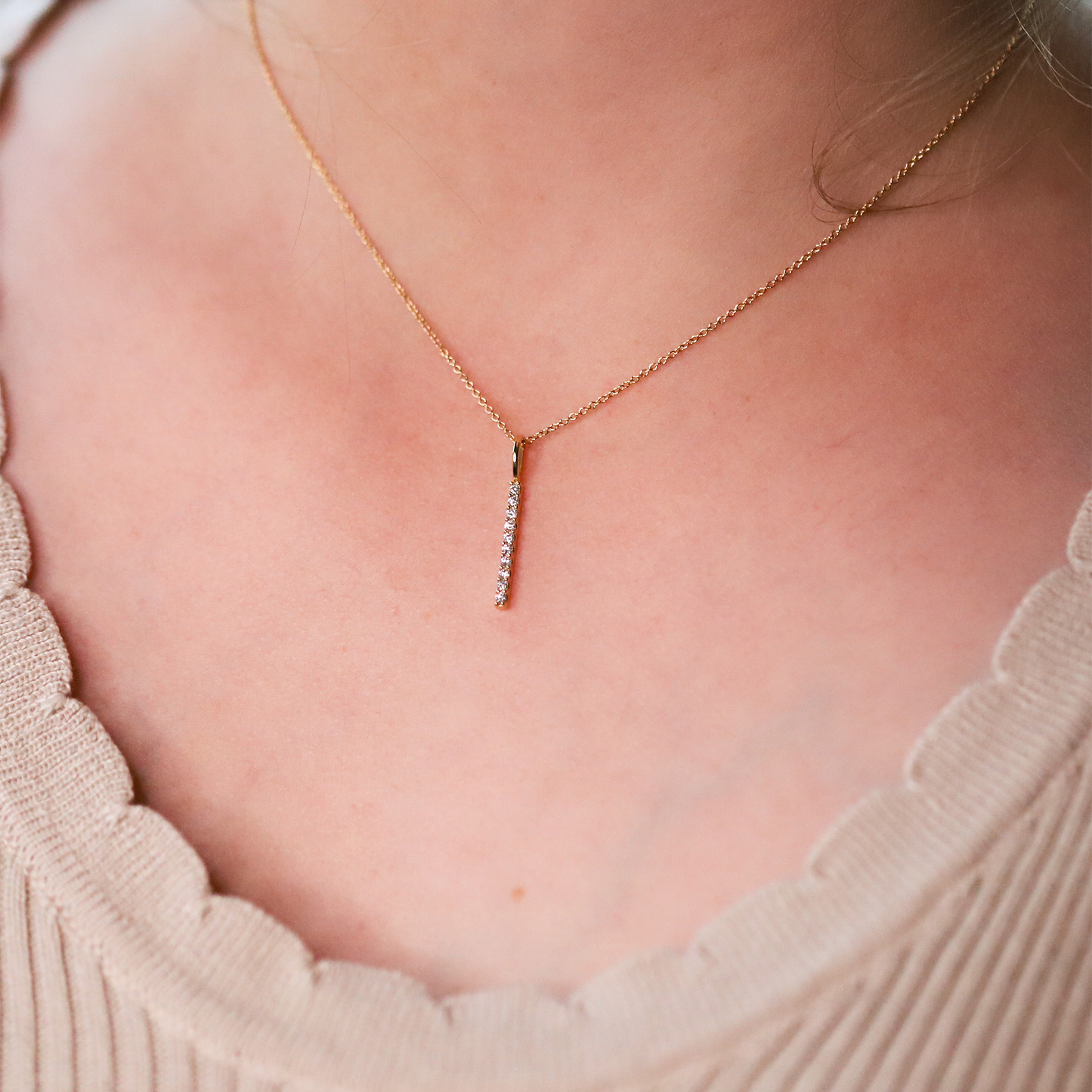 14K White Gold Round Natural Diamond Vertical Bar Pendant Necklace